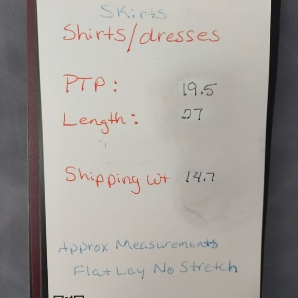 Croft and Barrow Womens Henley Top 1X Black White Print Roll Tab Sleeve Classic‎ - Picture 8 of 9